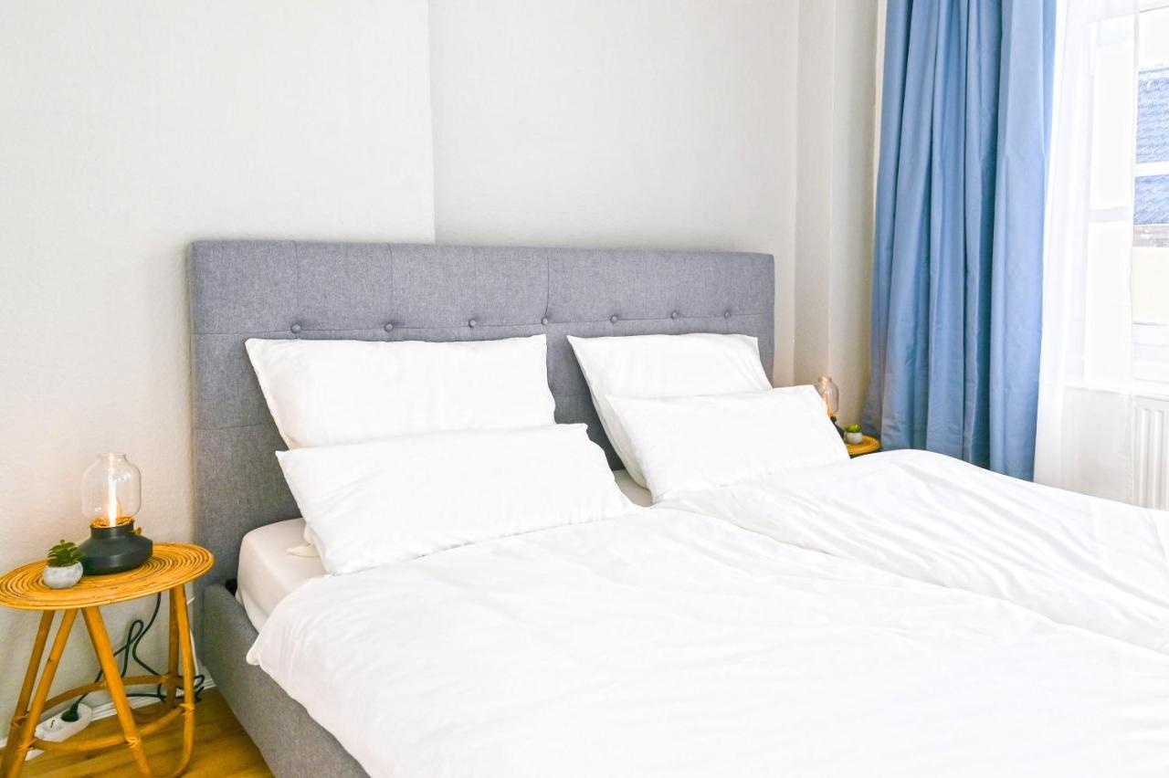 120Qm Denkmal Apartment In Krefeld Mit Stuck Und Balkon - Beuys Apartments - เครเฟลด์ ภายนอก รูปภาพ