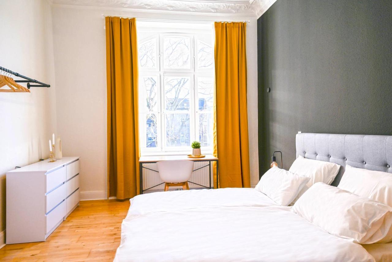 120Qm Denkmal Apartment In Krefeld Mit Stuck Und Balkon - Beuys Apartments - เครเฟลด์ ภายนอก รูปภาพ